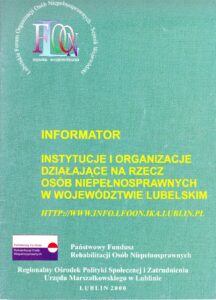 Skan zielonej okładki Informatora o Instytucjach i Organizacjach, działających na rzecz osób niepełnosprawnych w województwie lubelskim