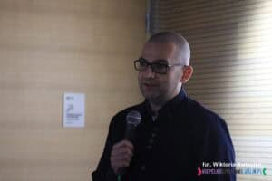 Pan Mariusz Kuszpa – prowadzący warsztaty fotograficzne poprzedzające konkurs