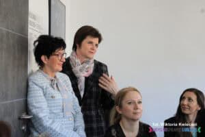 Wśród obecnych na zdjęciu osób znajduje się Pani Joanna Olszewska, Pełnomocnik Prezydenta Miasta Lublin ds. Osób Niepełnosprawnych w towarzystwie Pani Barbary Danieluk, Dyrektor Wydziału Zdrowia i Profilaktyki Urzędu Miasta Lublin