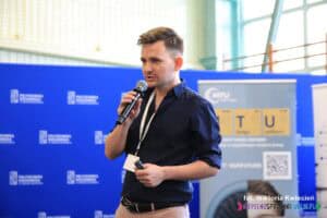 Pan Paweł Szczyrek, Prelegent