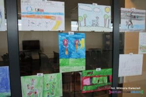 Wystawa prac plastycznych uczniów klas 1-8 ze Szkoły Specjalnej nr 26 im. Janusza Korczaka w Lublinie pt. „Sport w moim życiu” - prace o numerach od 16 do 19, 21 i 24