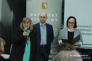 Nagrodę w kategorii Media IDOL odebrali (od lewej): Pani Alicja Jankiewicz - Prezes Honorowa LFOON, Pan Łukasz Lewicki - Wiceprezes LFOON, Pani Anna Bieganowska-Skóra - Prezes LFOON