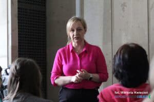 Dr Aleksandra Borowicz prowadzi warsztaty „MIGaj z nami”