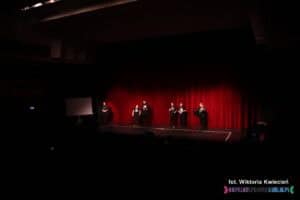 Występ muzyczny członków zespołu Siódme Niebo