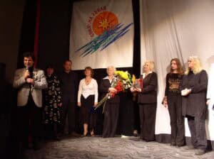 Festiwal Teatralny w Kijowie 2004. Wśród osób na zdjęciu znajduje się trójka koordynatorów Międzynarodowego Nieprzetartego Szlaku: Michał Stanowski (Polska), Virą Voytuk (Ukraina), Wasiliy Borisow (Białoruś)