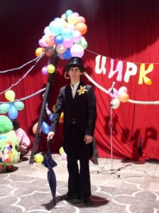 Lwowskie Spotkania Poetyckie pt. "Cyrk" 2006. Mężczyzna w czarnym fraku i cylindrze - Maciej Stanowski