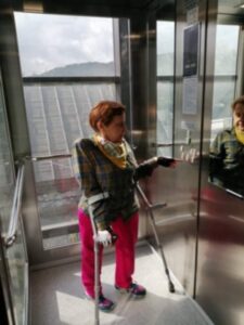 "Podróż" windą do Muzeum Bojków