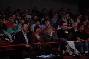 Spotkania Artystów Nieprzetartego Szlaku „Bajkowy Świat”, 2009. Rada Konsultantów siedząca wśród widowni