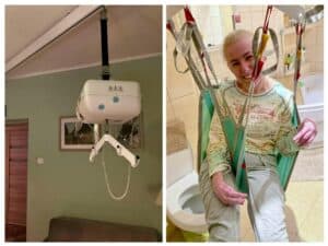 Kolaż dwóch zdjęć. Po lewej: podnośnik sufitowy w szynie na suficie, w tle zielona ściana ze zdjęciami w ramkach. Po prawej jasna łazienka: w pasach podnośnika siedzi szeroko uśmiechnięta blondynka w luźnym stroju domowym