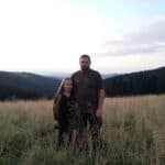Agata Grzesik-Kontek z mężem pozują na tle górskiego krajobrazu